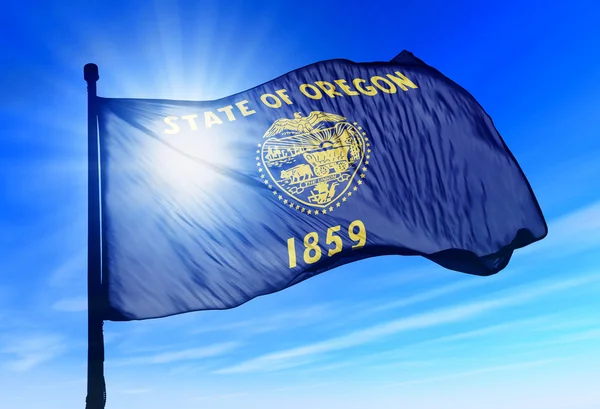 Oregon (usa) flagge weht im wind — Stockfoto