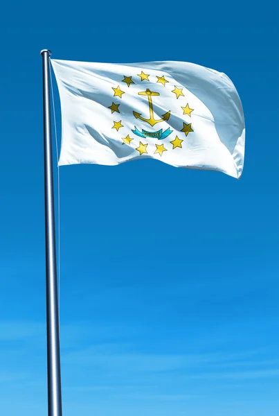 Rhode island (usa) vlag zwaaien op de wind — Stockfoto