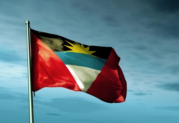 Bandera de Antigua y Barbuda ondeando al viento —  Fotos de Stock