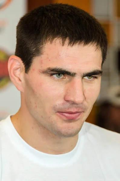 Donetsk, ukraine-august 22: ukrainischer Boxer stanislav kashtanov — Stockfoto