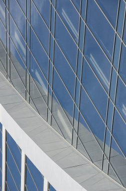 modern ofis binası ve bana cam cephe detay