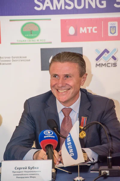 DONETSK, UCRANIA - 14 de febrero: Sergey Bubka - El mundo múltiple re —  Fotos de Stock