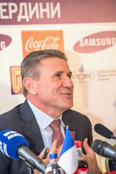 Donetsk, Ukraina - feb. 14: sergey bubka - flera världen re — Stockfoto