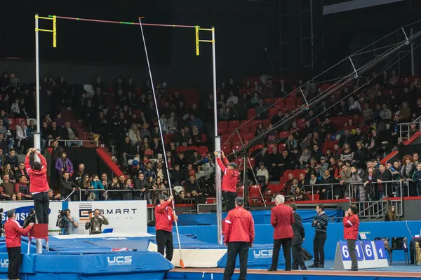 Donetsk, Ukrayna - Şub. 15: çalışanlar için bir rekor yüksek o bar ayarla