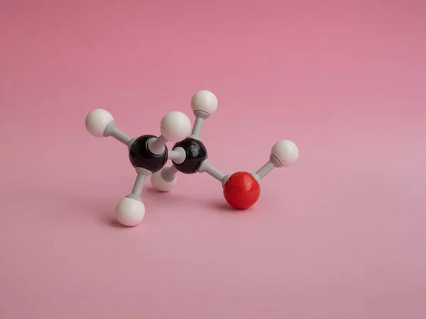 Foto Modelo Átomo Molecular Aislado Sobre Fondo Rosa — Foto de Stock