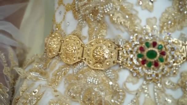 Gold Belt Bride Dress Dress Embroidered Gold Threads — Video Stock