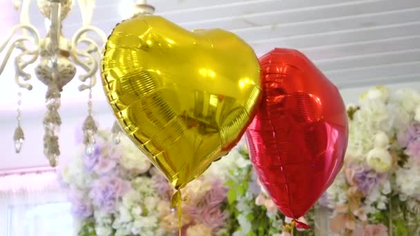 Globo Amarillo Rojo Forma Corazón Decoración Banquete — Vídeos de Stock