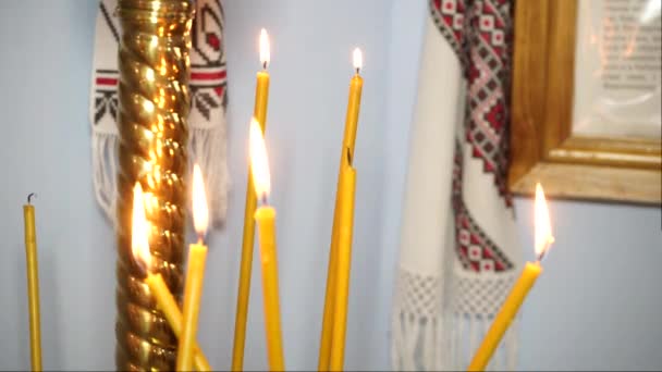 Candles are burning in the temple of God — Video