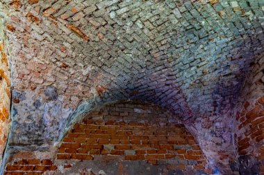 Antik evlerde tuğla tavanı inşa etme teknolojisi.