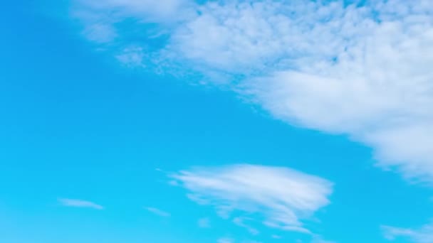 Sunny Summer Sky Changing Blue Cloudless Bright Light White Clouds — Stockvideo