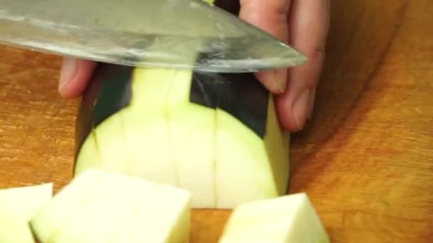 Cutting Eggplant Slices Wooden Plank Woman Cook Close — Vídeo de stock