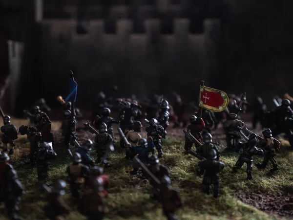 Figuras Miniatura Simulando Una Batalla Durante Edad Media Ejército Vestido —  Fotos de Stock