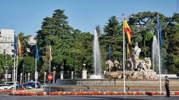 Madrid España 2022 Bandera España Otan Ondeando Juntas Plaza Cibeles —  Fotos de Stock