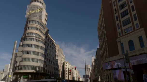Madrid España 2022 Vídeo Con Una Panorámica Arriba Abajo Calle — Vídeo de stock