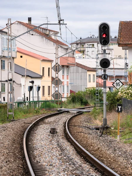 High Railway Signal Entrance Monforte Lemos Station Indicating Stop Red — Stockfoto