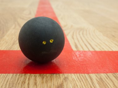 Squash topu üzerinde t-lin