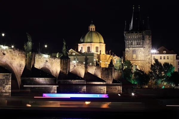 Praga Cidade Velha com a Ponte Charles — Fotografia de Stock