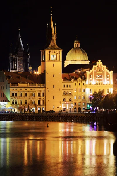 Vista sobre la brillante Ciudad Vieja de Praga — Foto de Stock