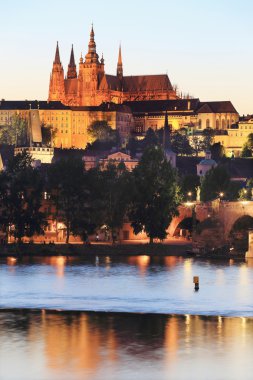Prag charles Köprüsü ile Gotik Kalesi