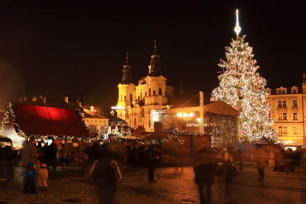 圣诞心情上老镇广场，布拉格，捷克共和国 — 图库照片