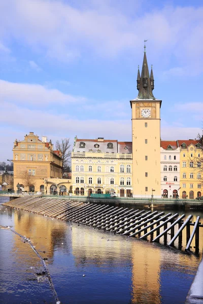 Vista de la ciudad vieja de Praga sobre el río Moldava, República Checa —  Fotos de Stock