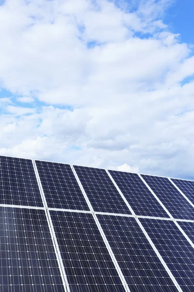 Detalhe da Central de Energia Solar na Natureza — Fotografia de Stock