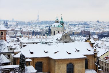 romantik görünüm karlı Prag şehir, Çek Cumhuriyeti