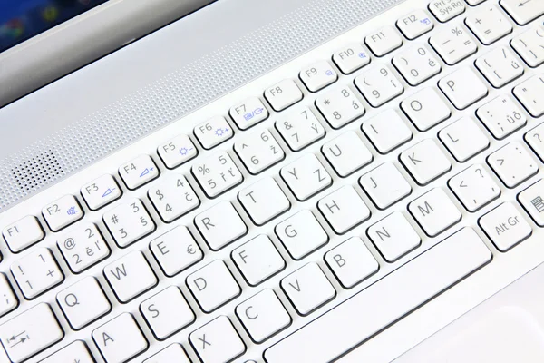 Részlet a fehér gombot ellátás Laptop számítógép — Stock Fotó