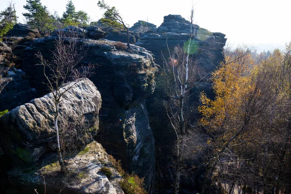 捷克共和国Tisa Rocks北部波希米亚砂岩山脉美丽的秋天风景 — 图库照片