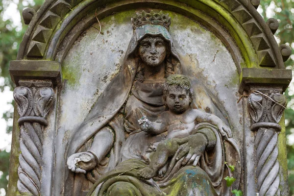 Estátua Histórica Sobre Mistério Antigo Cemitério Praga República Checa — Fotografia de Stock