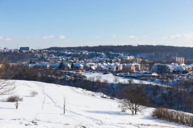 Kışın güneşli Ticha Sarka, Prag 'da Doğa Koruma Alanı