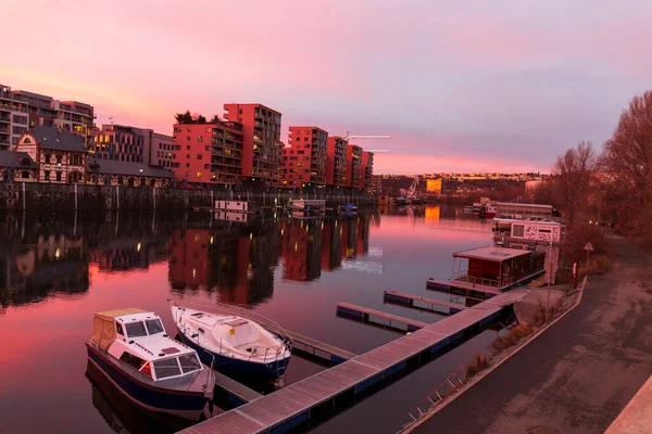 Tramonto Rosso Sulla Sera Praga Distretto Holesovice Quartiere Più Cool — Foto Stock