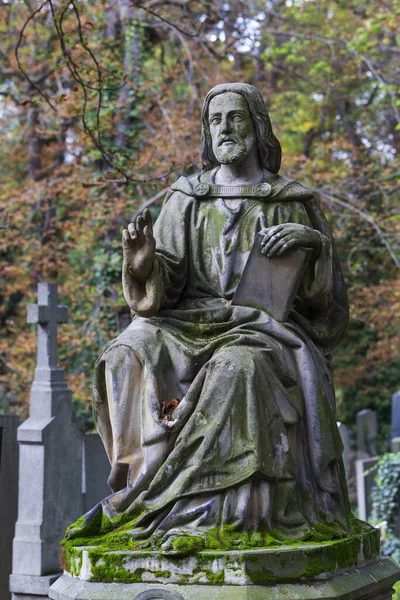 Estatua Histórica Sobre Antiguo Cementerio Praga República Checa — Foto de Stock