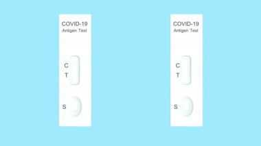 4k Video, COVID-19 için izole edilmiş ATK veya Antijen Test Kiti mavi arkaplandaki Antijen test kitinde pozitif ve negatif algılanmayan sembol ile sonuçlandı.