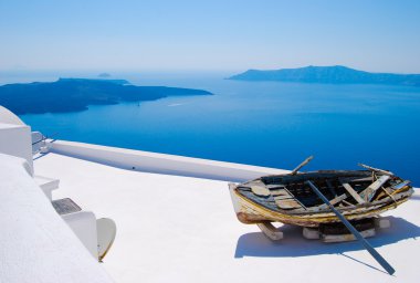 santorini, Yunan Adaları terk edilmiş teknede