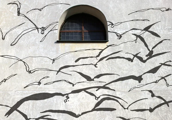 Shadows on the wall, Birds