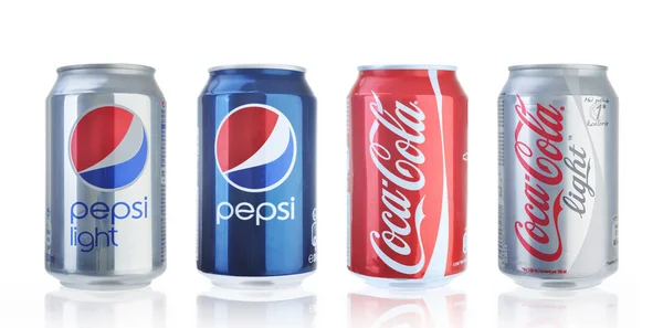 Coca cola a pepsi plechovky — Stock fotografie