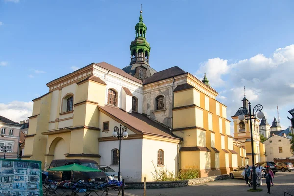 Vista Para Igreja Católica Romana Virgem Maria Centro Histórico Ivano — Fotografia de Stock