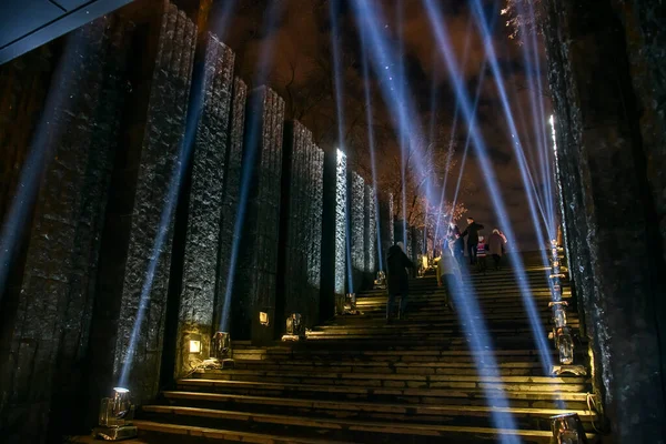 Raios Luz Simbólicos Velas Perto Memorial Para Vítimas Holodomor Durante — Fotografia de Stock