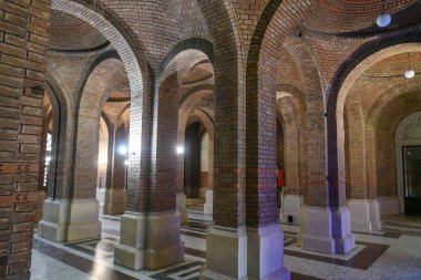 Chernivtsi Ulusal Üniversitesi 'nin büyük lüks binası, Ukrayna' nın Chernivtsi şehrinde Bukovinian ve Dalmaçyalı Metropolitanlar 'ın eski konutu. Aralık 2021