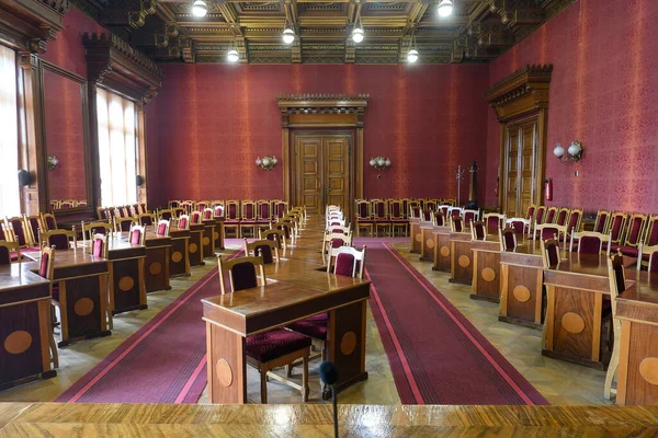 Chernivtsi Ulusal Üniversitesi 'nin büyük lüks binası, Ukrayna' nın Chernivtsi şehrinde Bukovinian ve Dalmaçyalı Metropolitanlar 'ın eski konutu. Aralık 2021