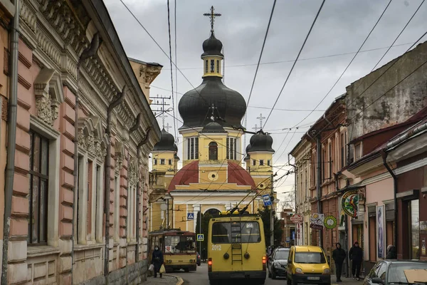 Uitzicht Beroemde Kathedraal Van Hemelvaart Van Heilige Maagd Maria Chernivtsi — Stockfoto