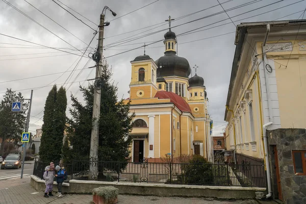 Uitzicht Beroemde Kathedraal Van Hemelvaart Van Heilige Maagd Maria Chernivtsi — Stockfoto