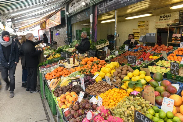 Pokazy Produktów Spożywczych Targu Naschmarkt Najpopularniejszym Rynku Wiedniu Austrii Styczeń — Zdjęcie stockowe