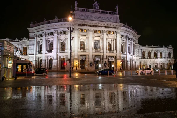 Vue Soir Sur Célèbre Burgtheater Vienne Autriche Janvier 2022 Photo — Photo