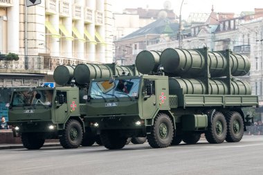 Ukrayna kıyı mobil füze kompleksi ve anti-gemi füzeleri R-360 Neptün 20 Ağustos 2021 'de Ukrayna' nın merkezindeki Bağımsızlık Günü askeri geçit töreninin provası sırasında. Yüksek kalite fotoğraf