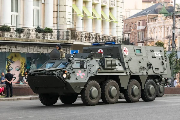 Ukrainska Pansarfordon Repetition Inför Självständighetsdagen Militär Parad Centrala Kiev Ukraina — Stockfoto