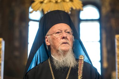 Ukrayna 'nın başkenti Kyiv' deki Aziz Michael Altın Kubbe Manastırı 'nda 21 Ağustos 2021' de düzenlenen dini ayin sırasında Patrik Bartholomew. Yüksek kalite fotoğraf