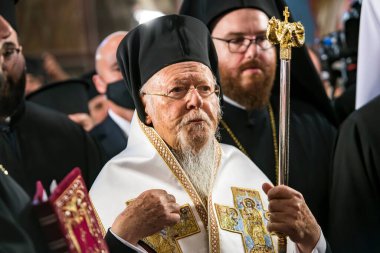 Ukrayna 'nın başkenti Kyiv' deki Aziz Michael Altın Kubbe Manastırı 'nda 21 Ağustos 2021' de düzenlenen dini ayin sırasında Patrik Bartholomew. Yüksek kalite fotoğraf