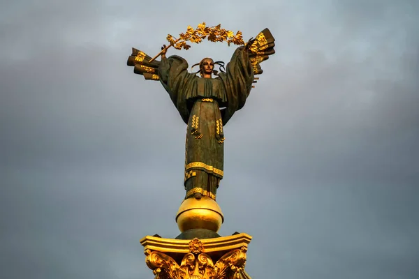 Independence Monument Maidan Nazalezhnosti Center Kyiv Ukraine August 2022 High — Stock Photo, Image